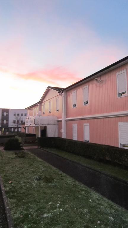 Quick Palace Nantes La Beaujoire Екстериор снимка The former convent of the Sisters of St. Joseph of Cluny